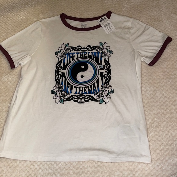 Vans off the wall tops || yin yang top - Picture 1 of 5